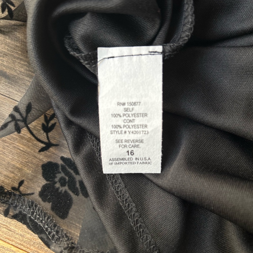 NWT - Girls size 16, pretty black midi dress, tired skirt, 3/4 length sleeve - Picture 9 of 13